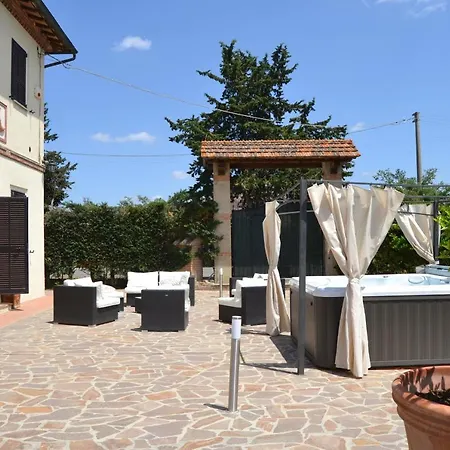 Valdorcia Belvedere אורחן *